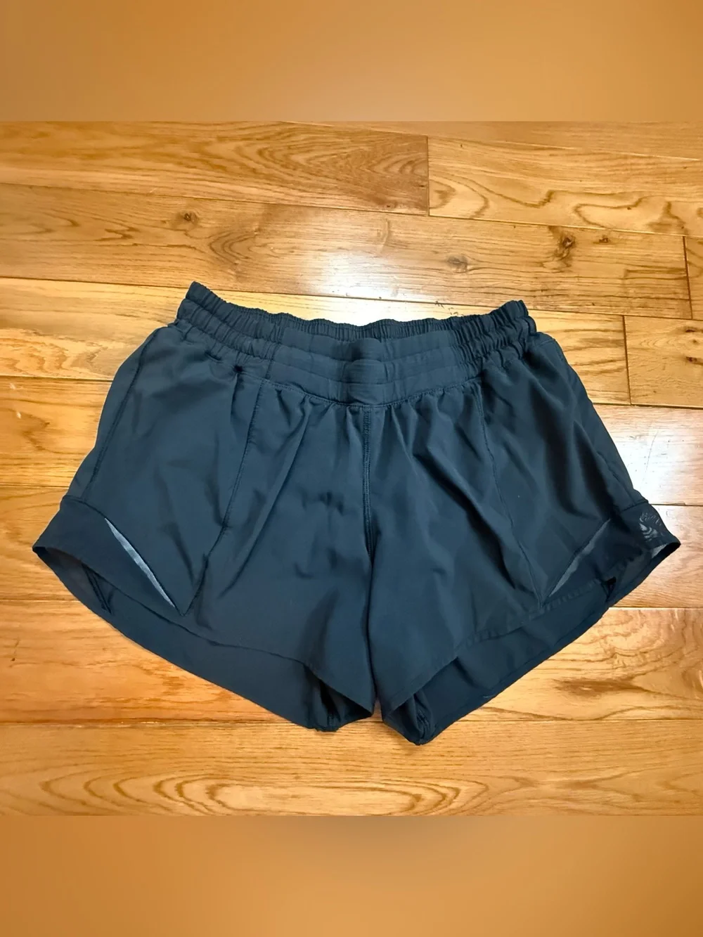 Lululemon Hotty Hot 4” Inseam Lined Shorts